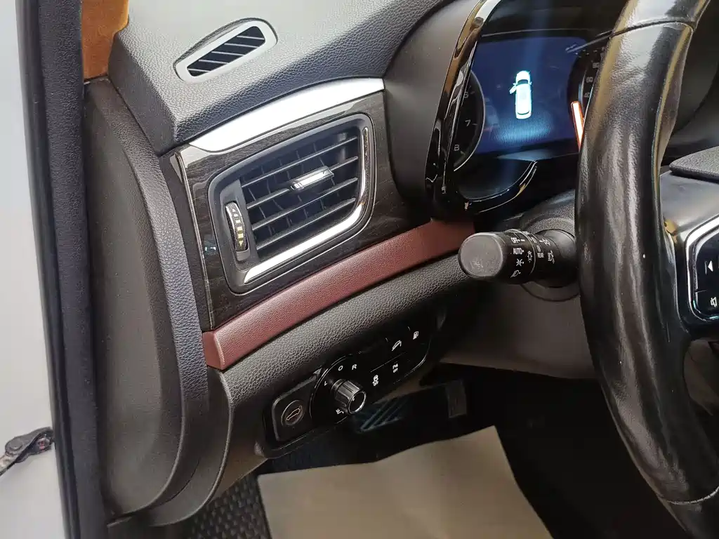 GAC Trumpchi GS8 2019 — фото 11