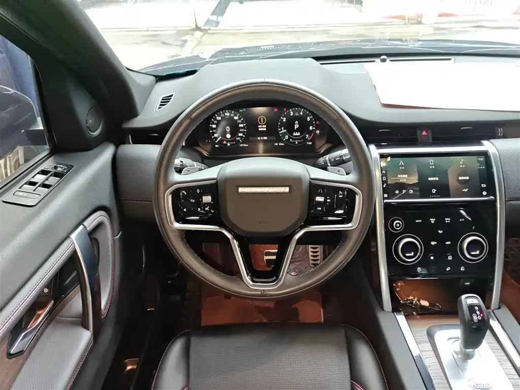 Land Rover Discovery Sport 2023 — фото 11
