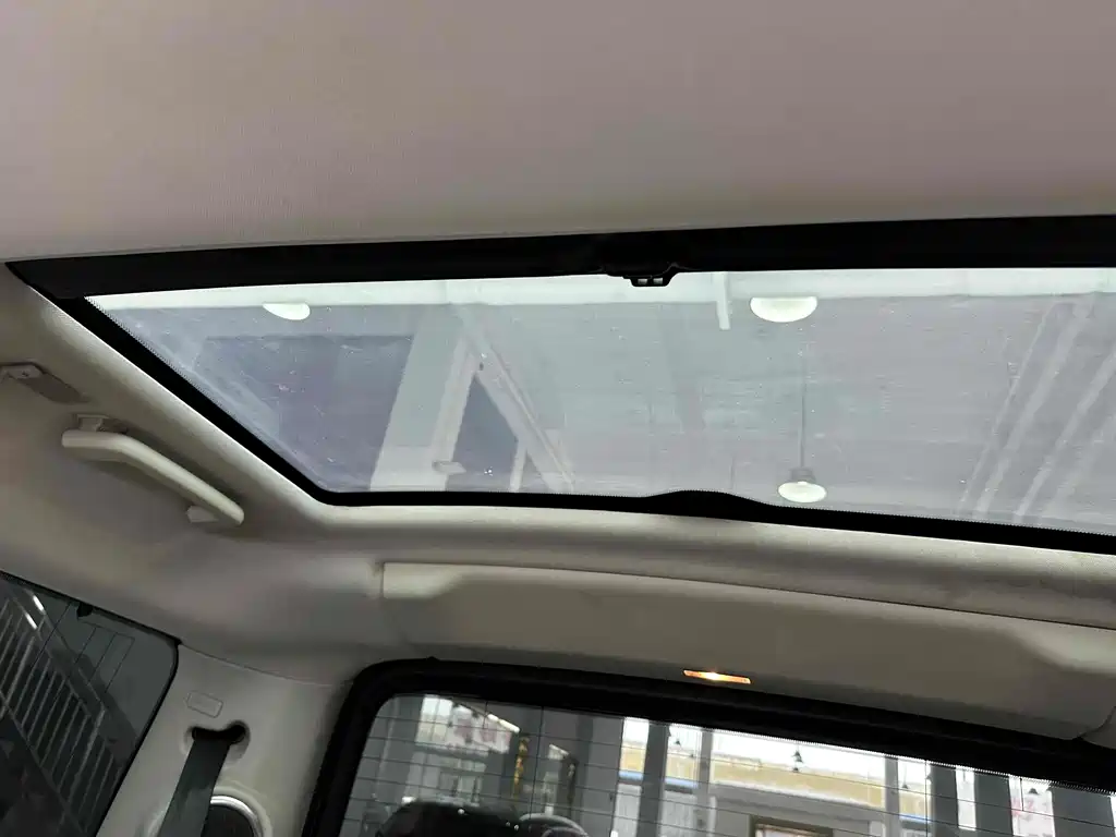 Land Rover Discovery 2015 — фото 22