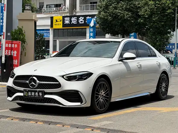 Mercedes-Benz C-Class 2024