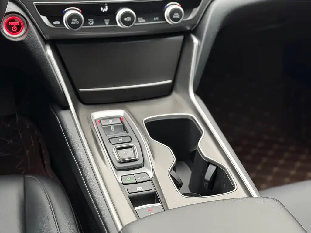 Honda Accord 2020 — фото 13