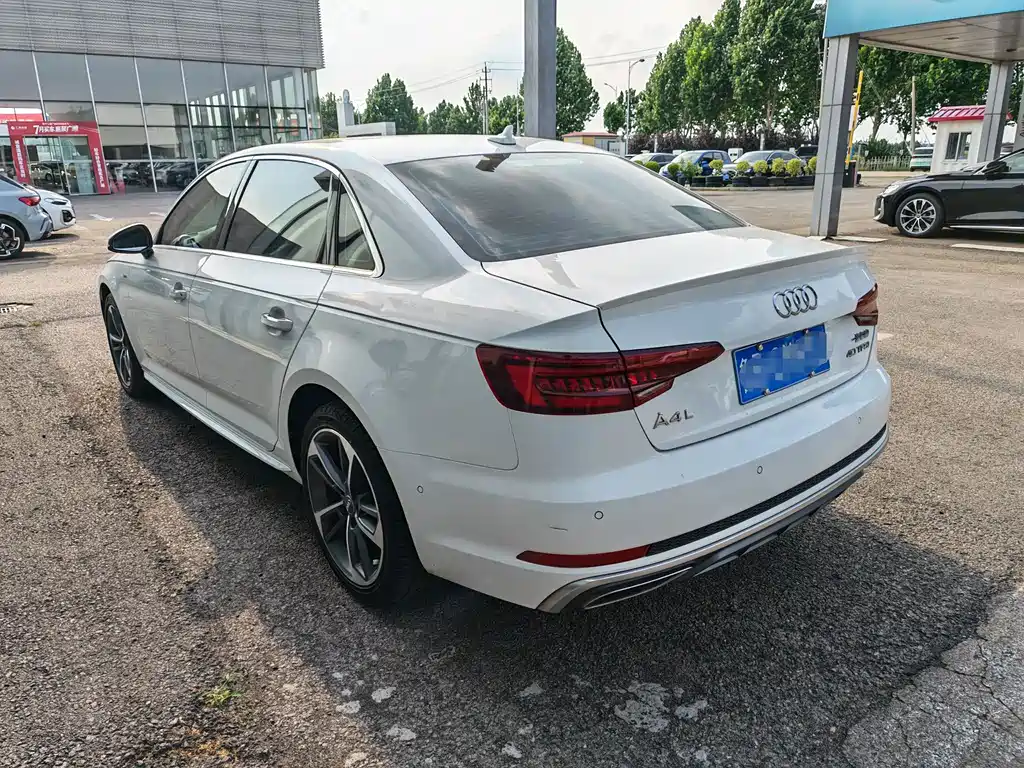 Audi A4L 2019