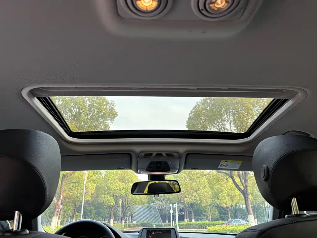 BMW 3 Series 2017 — фото 10