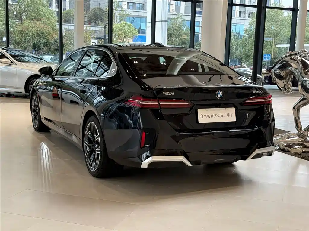 BMW 5 Series 2025