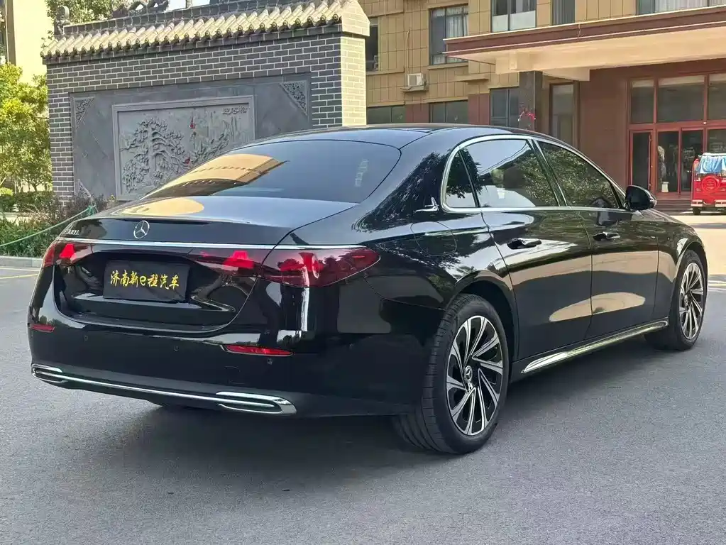 Mercedes-Benz E-Class 2024