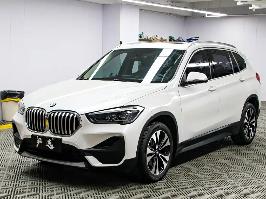 BMW X1 2022 — фото 1