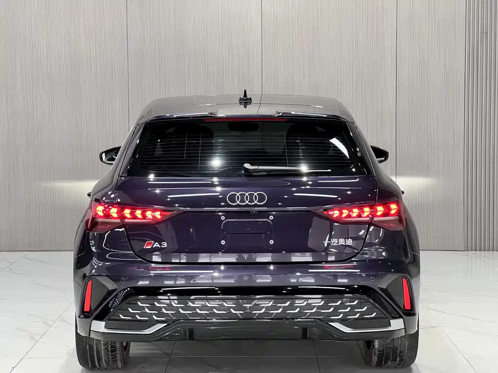 Audi A3 2025 — фото 10