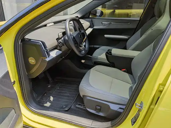 Volvo EX30 2024
