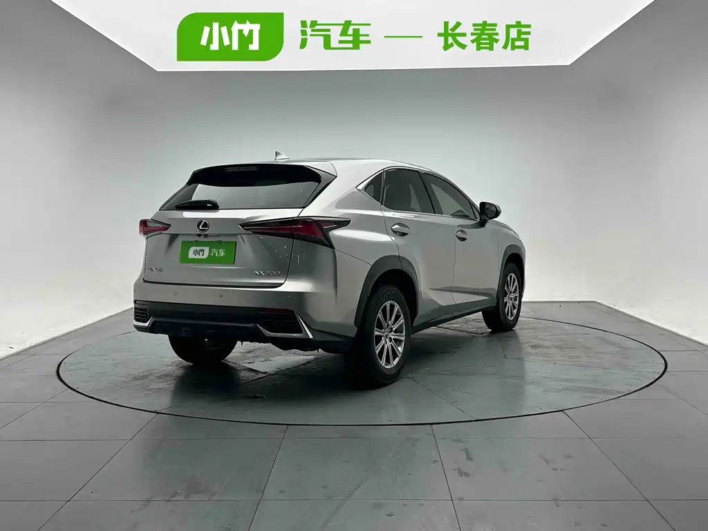Lexus NX 2021