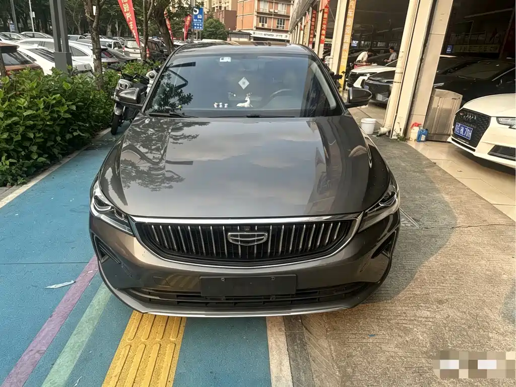 Geely Emgrand 2021