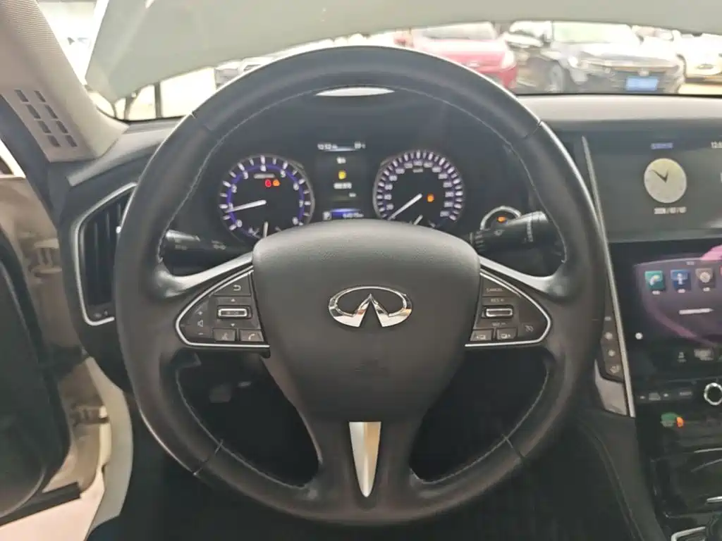 Infiniti Q50 2015 — фото 11