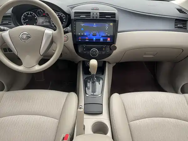 Nissan Tiida 2011