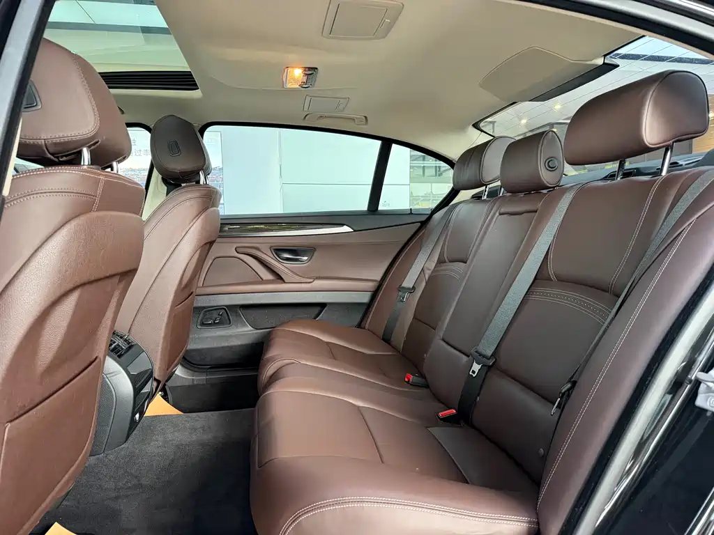 BMW 5 Series 2014 — фото 10