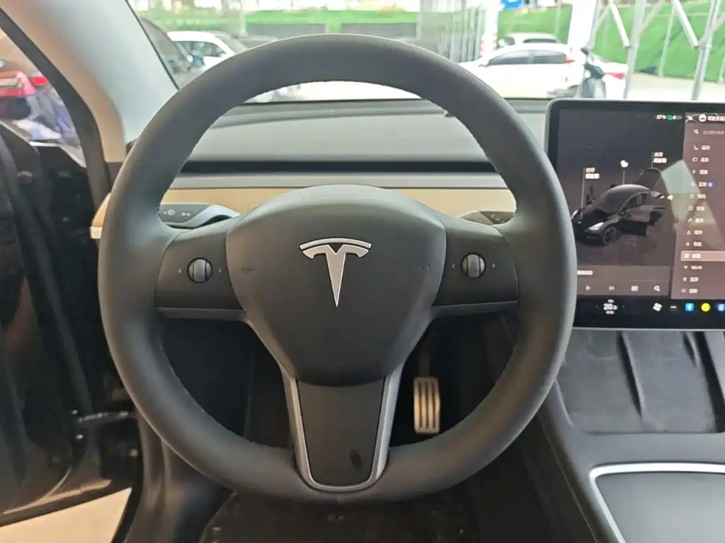 Tesla Model Y 2022 — фото 11