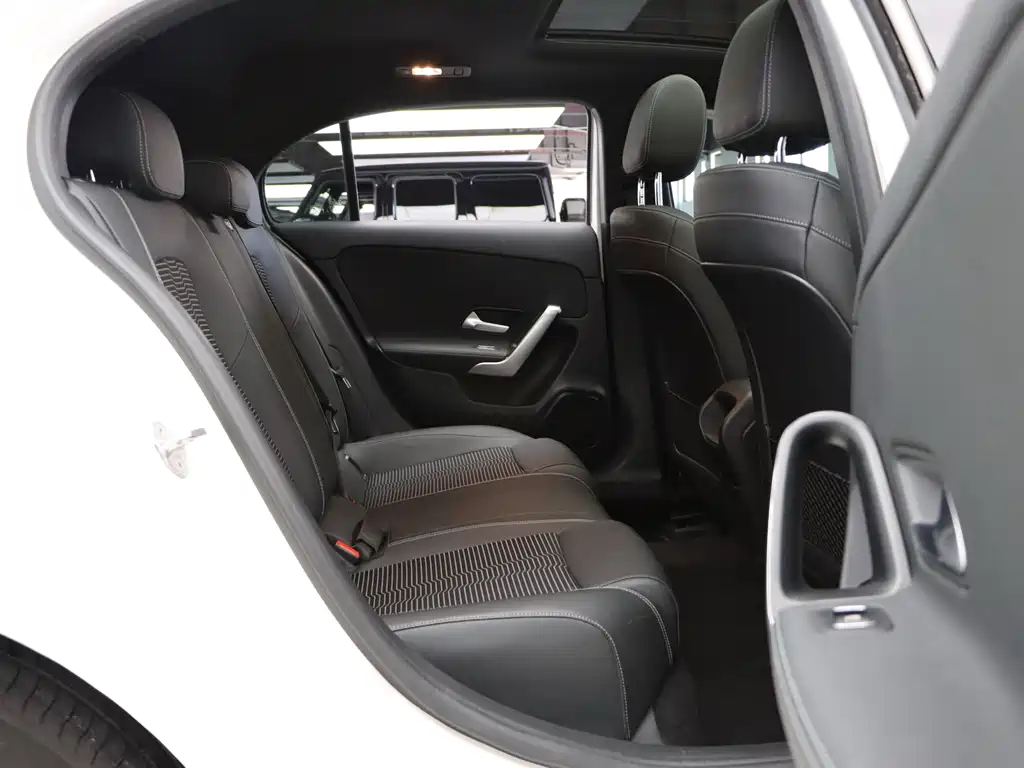 Mercedes-Benz A-Class 2020 — фото 18