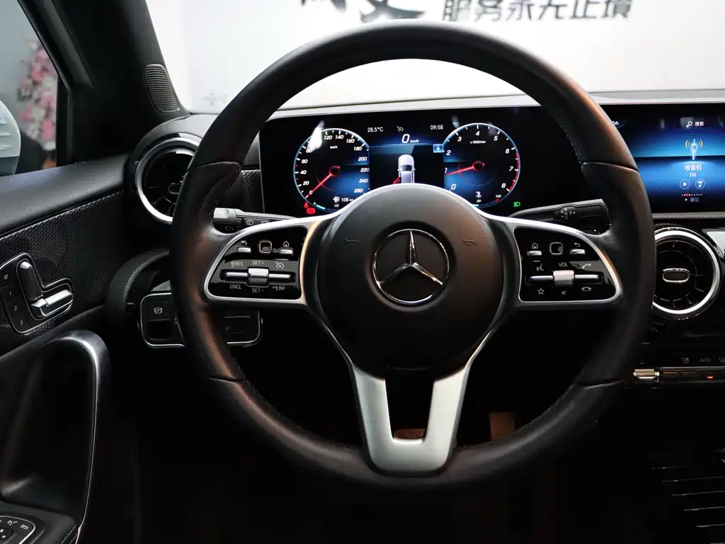Mercedes-Benz A-Class 2020 — фото 22