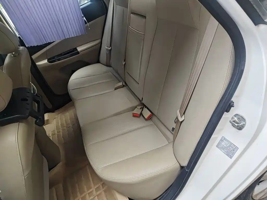 Changan Eado 2014 — фото 14