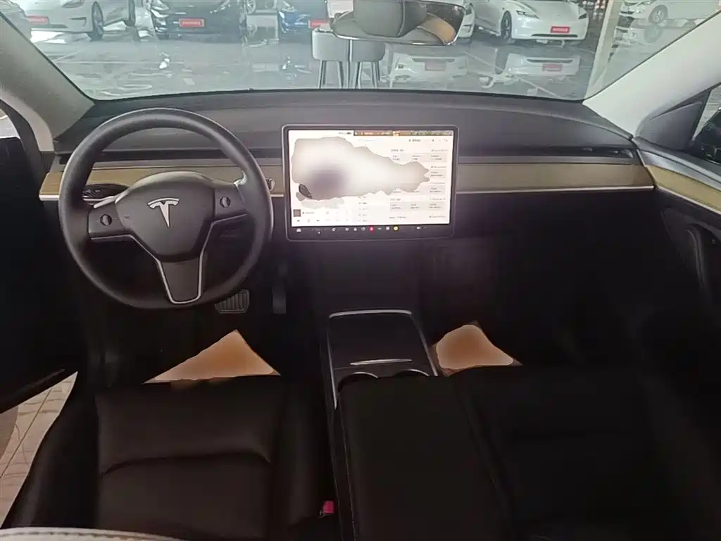Tesla Model Y 2023 — фото 10