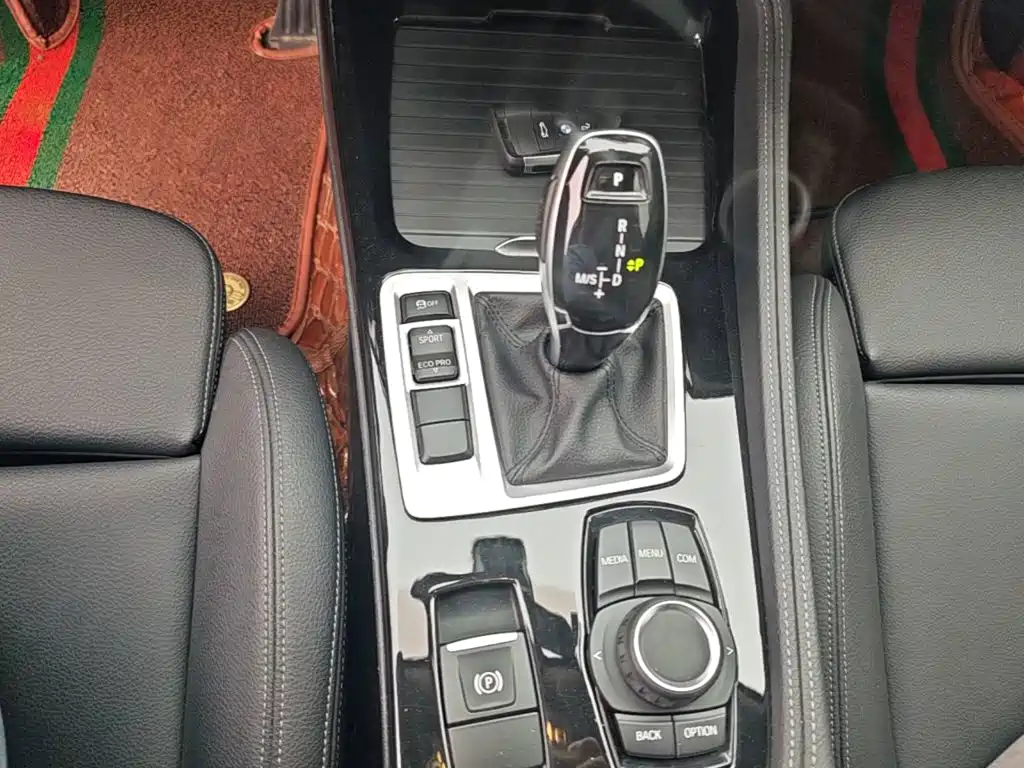 BMW 1 Series 2020 — фото 14