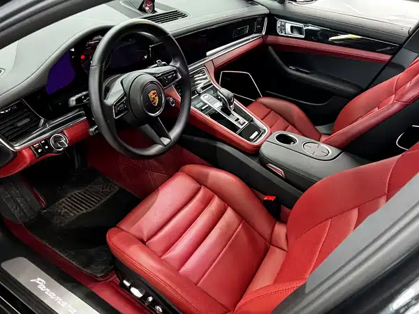 Porsche Panamera 2021