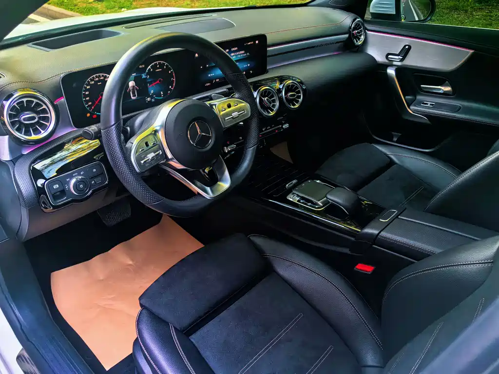 Mercedes-Benz A-Class 2019 — фото 4