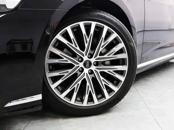 Audi A8 2024