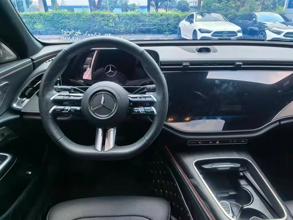 Mercedes-Benz E-Class 2024 — фото 11