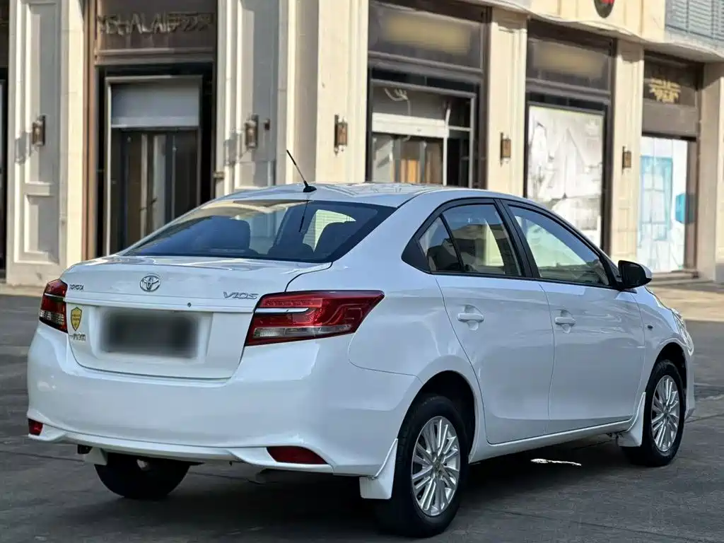 Toyota Vios 2017 — фото 8