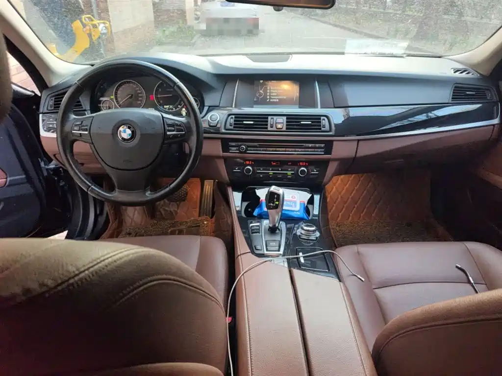 BMW 5 Series 2016 — фото 13