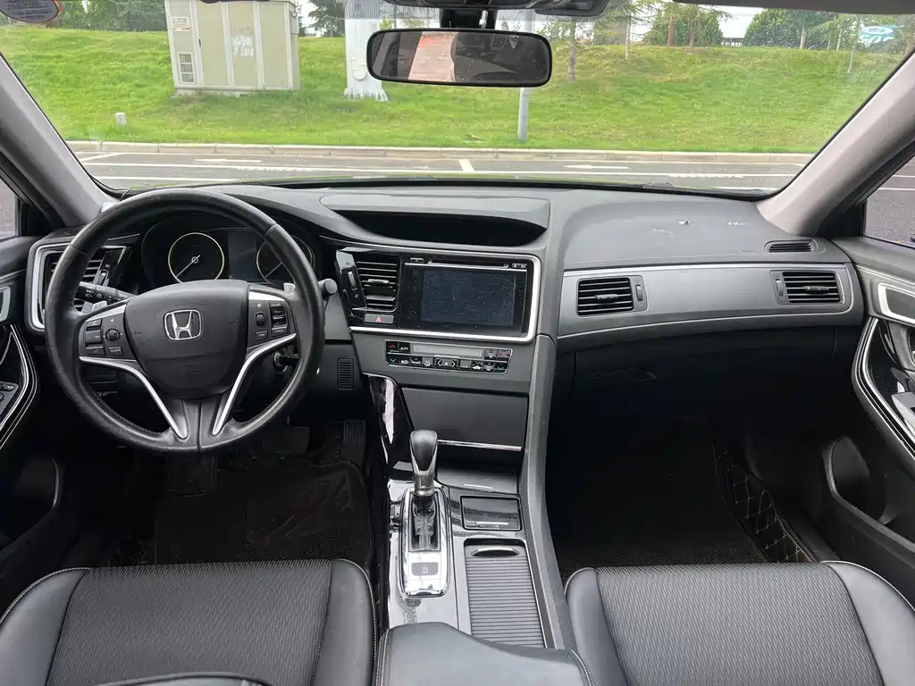 Honda Spirior 2017 — фото 5