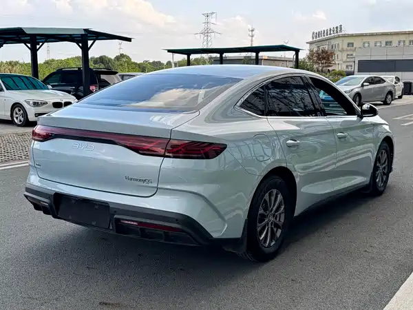 BYD Qin L 2024