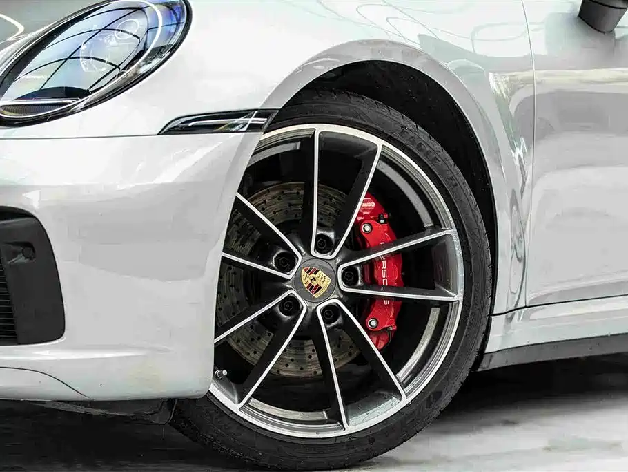 Porsche 911 2024 — фото 6