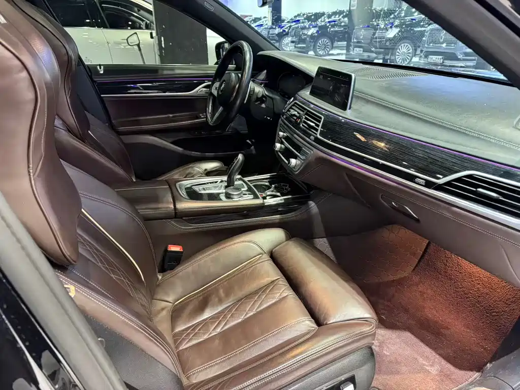 BMW 7 Series 2021 — фото 14