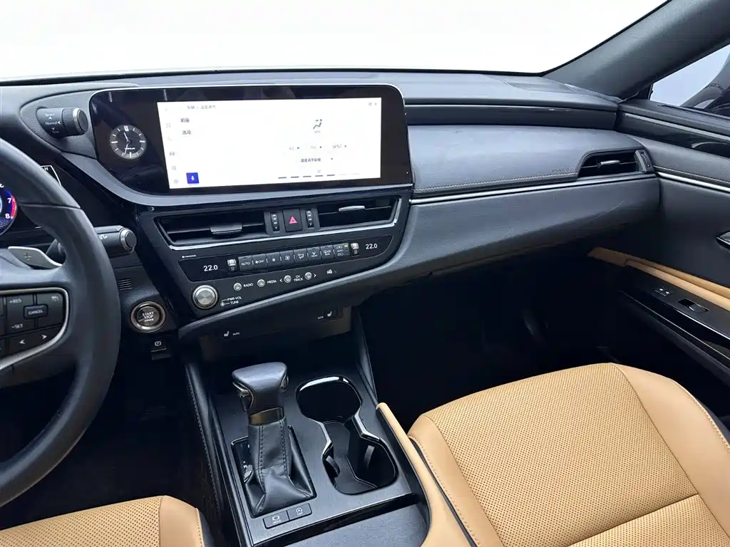 Lexus ES 2023 — фото 12
