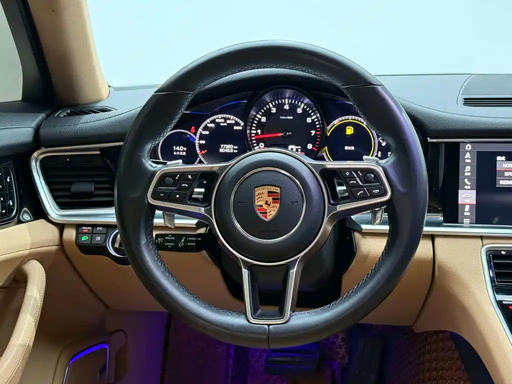 Porsche Panamera 2018 — фото 14