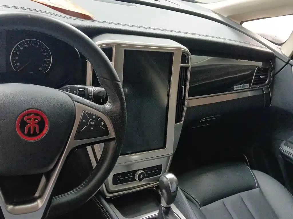 BYD MAX 2018
