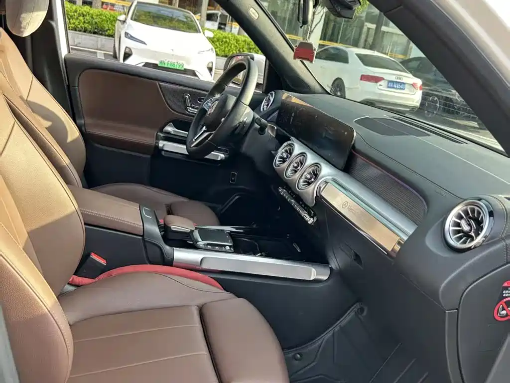 Mercedes-Benz GLB 2023 — фото 11