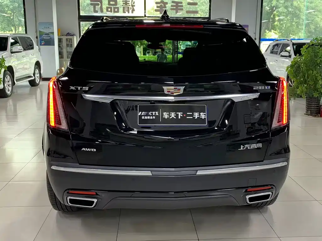 Cadillac XT5 2024 — фото 5