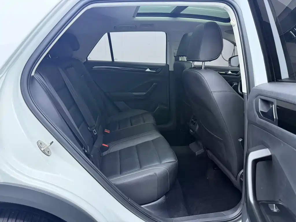 Volkswagen T-Roc 2022 — фото 10