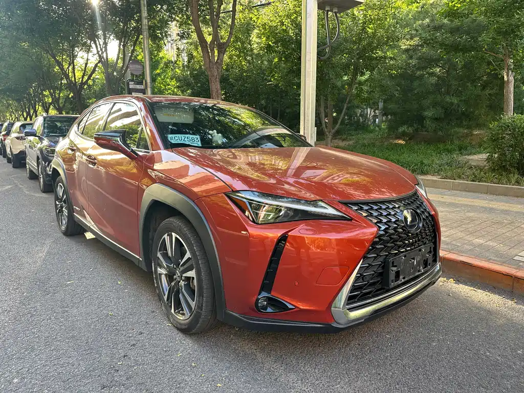 Lexus UX 2019 — фото 3