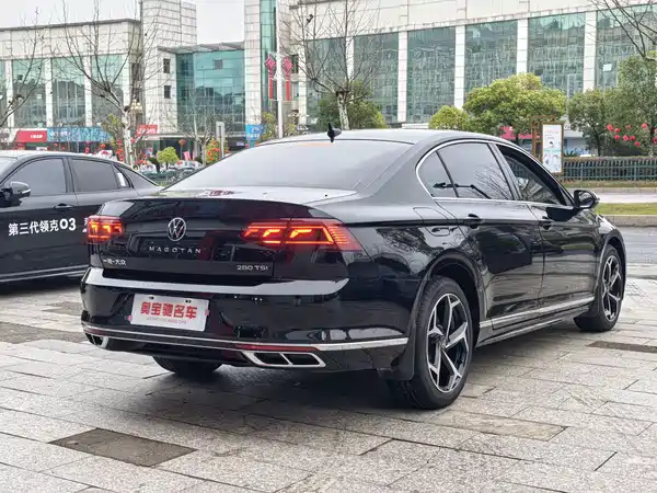 Volkswagen Magotan 2025