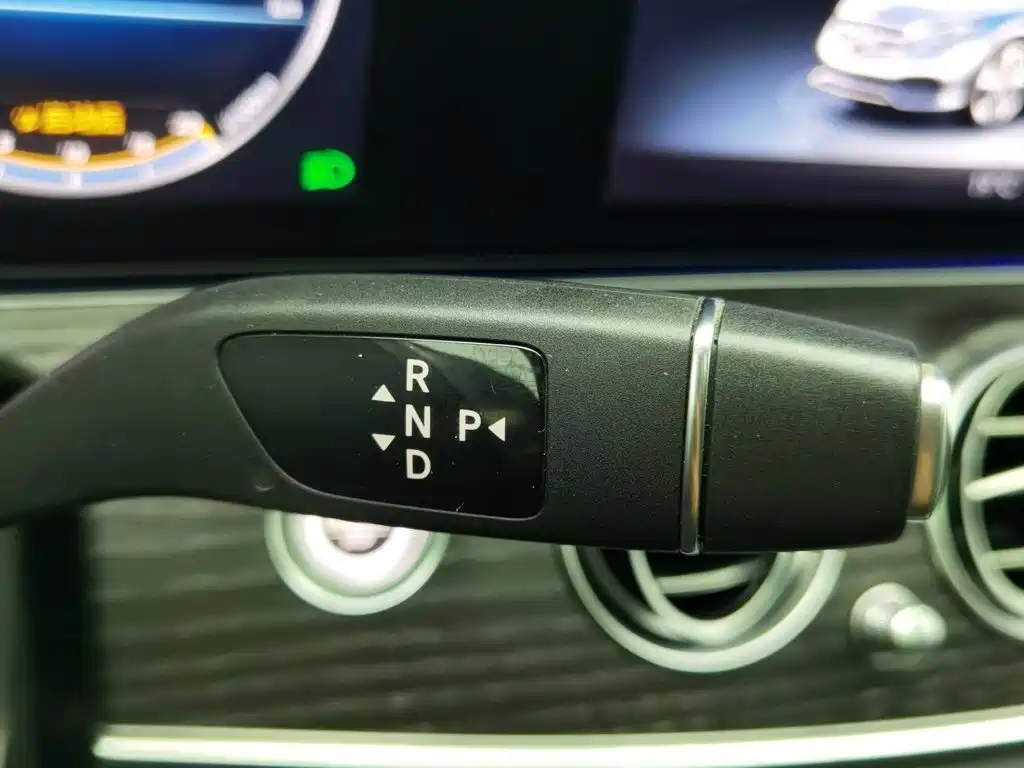 Mercedes-Benz E-Class 2019 — фото 13