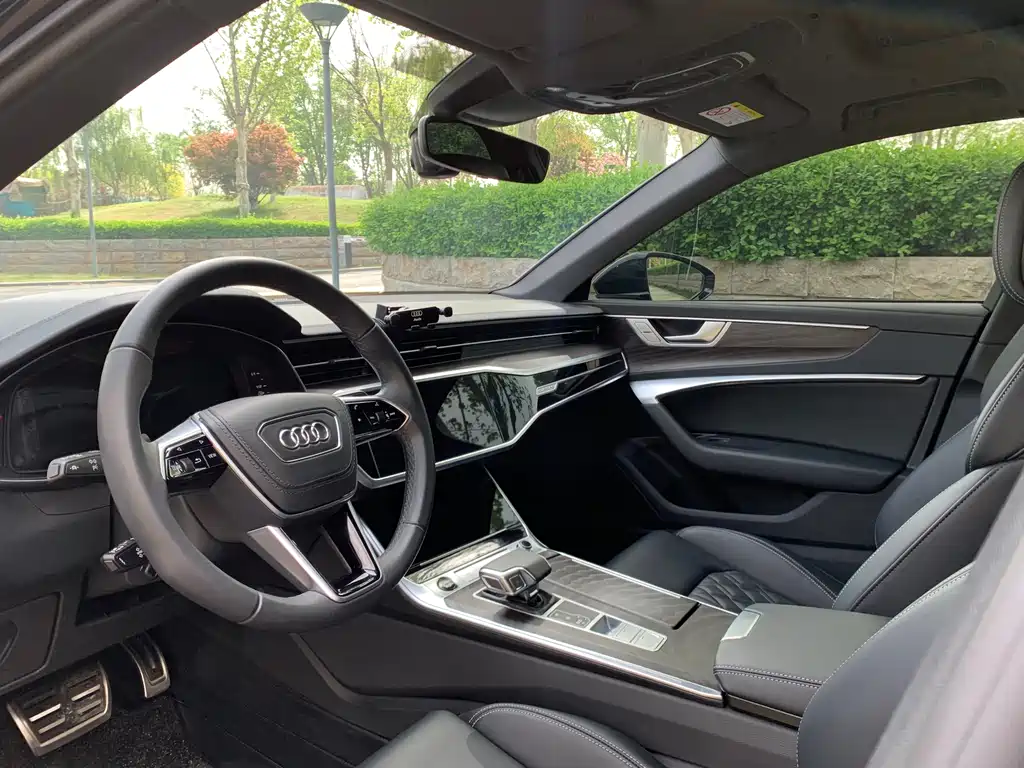 Audi A6L 2025