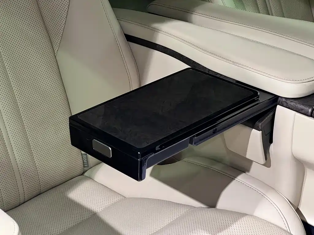 Toyota Vellfire 2022 — фото 15