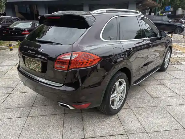 Porsche Cayenne 2011