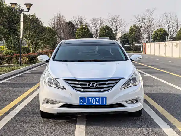 Hyundai Sonata 2011