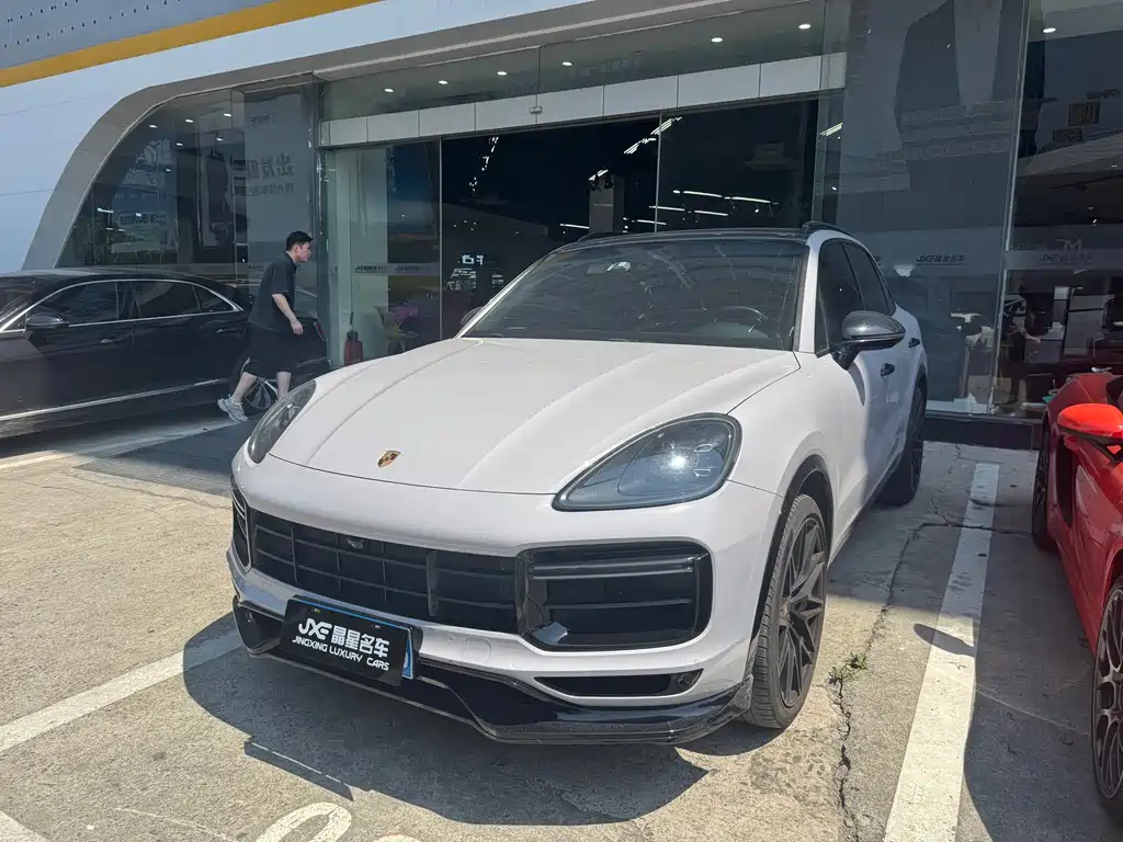 Porsche Cayenne 2018 — фото 1