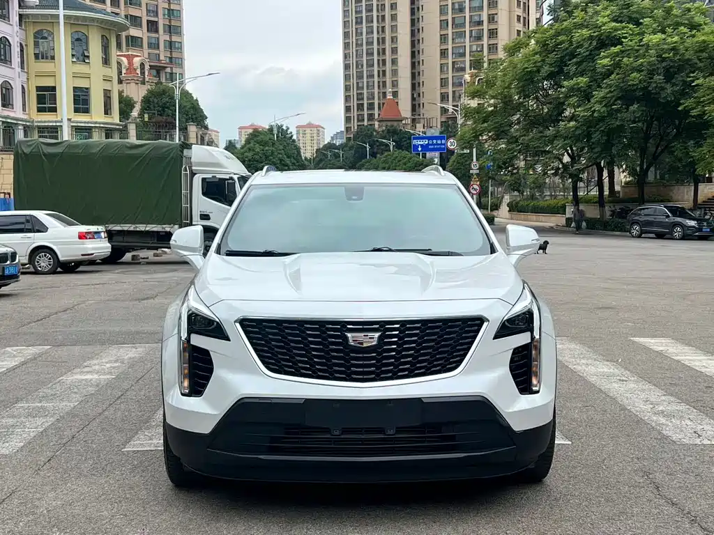 Cadillac XT4 2021 — фото 2
