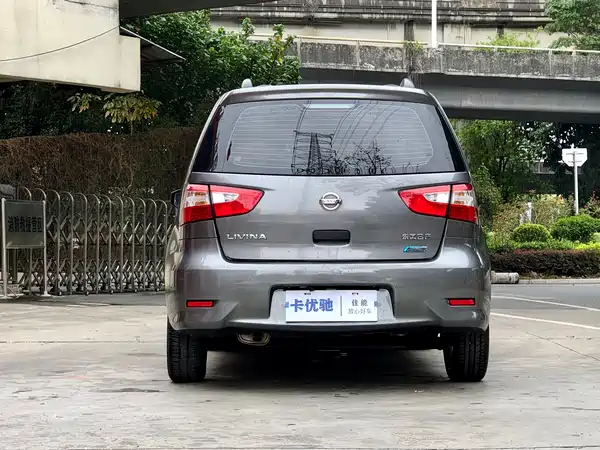 Nissan Livina 2015