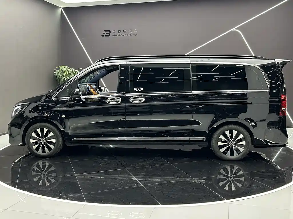 Mercedes-Benz Vito 2024 — фото 3